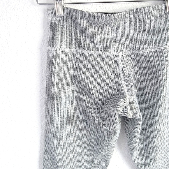 Lululemon Herringbone Light Gray Cropped Leggings Sz 4 Rare Pattern - Picture 4 of 14